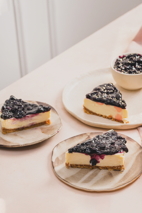 Blueberry baked cheesecake slice (1 piece)