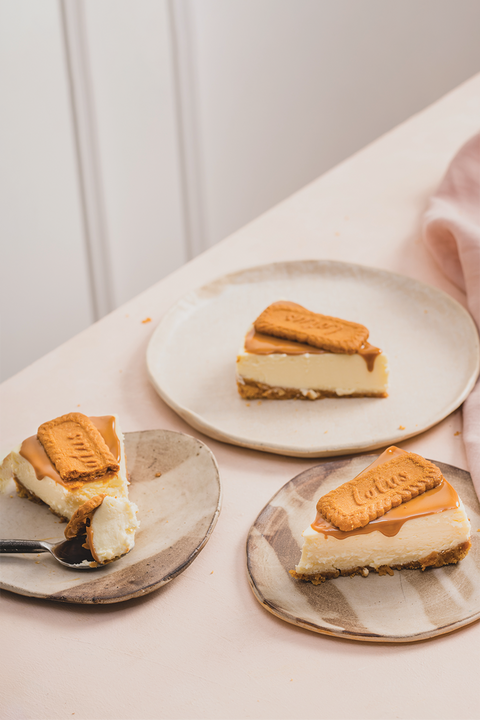 Lotus biscoff baked cheesecake slice (1 piece)