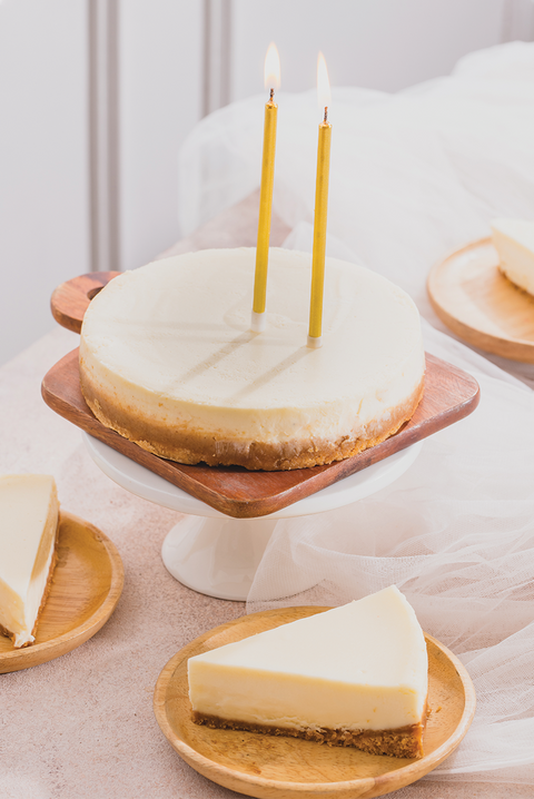 New York Baked Cheesecake Cake