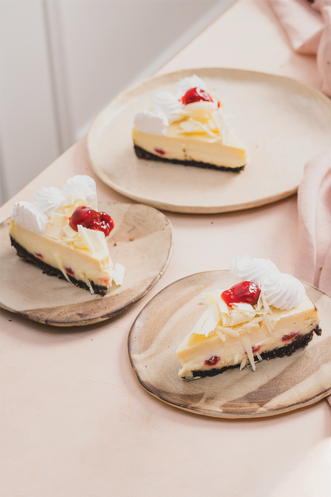 White Chocolate Strawberry Cheesecake Slice (1 piece)